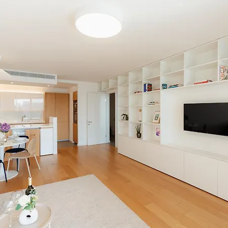 Eurovea 1 Waterfront Apartment